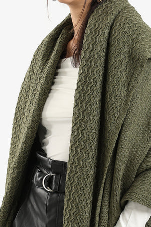Soft Zigzag Pattern Throw